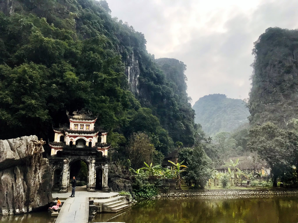 Bich Dong Pagoda in Ninh Binh, Vietnam: The ULTIMATE Guide!