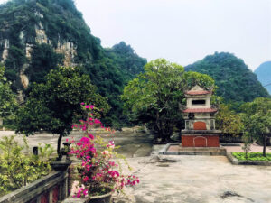 Kim Ngân Pagoda Courtyard