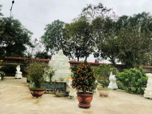 A Buddha garden at Non Nuoc pagoda 